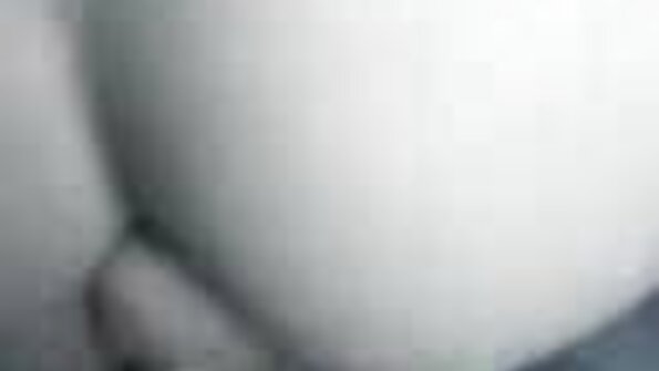 ആകർഷകമായ എവി റെയ് തന്റെ എല്ലാ ലൈംഗിക കഴിവുകളും ഒരു വലിയ സ്റ്റാലിയനുമായി കാണിക്കാൻ തീരുമാനിച്ചു